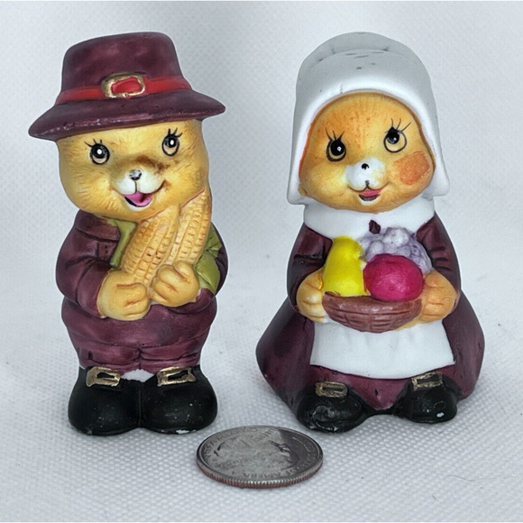 1980 Russ Berrie Co Pilgrim Holiday Spice Squirrel Salt & Pepper Shakers Vintage - Picture 1 of 7